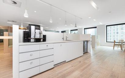 Open plan office space for 15 persons in Regus HWT Tower - Southbank Open plan office space for 15 persons in Regus HWT Tower - Southbank