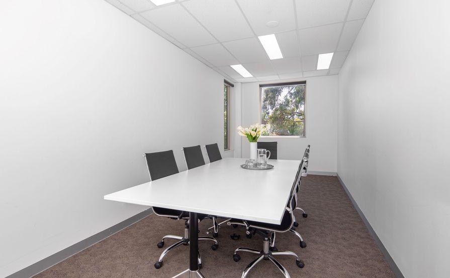 Fully serviced private office space for you and your team in Regus Mount Waverley