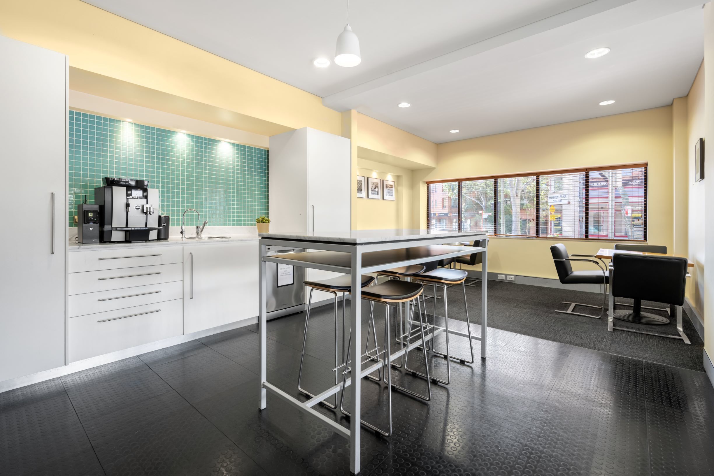 Expand your business presence with a virtual office in Regus Crows Nest