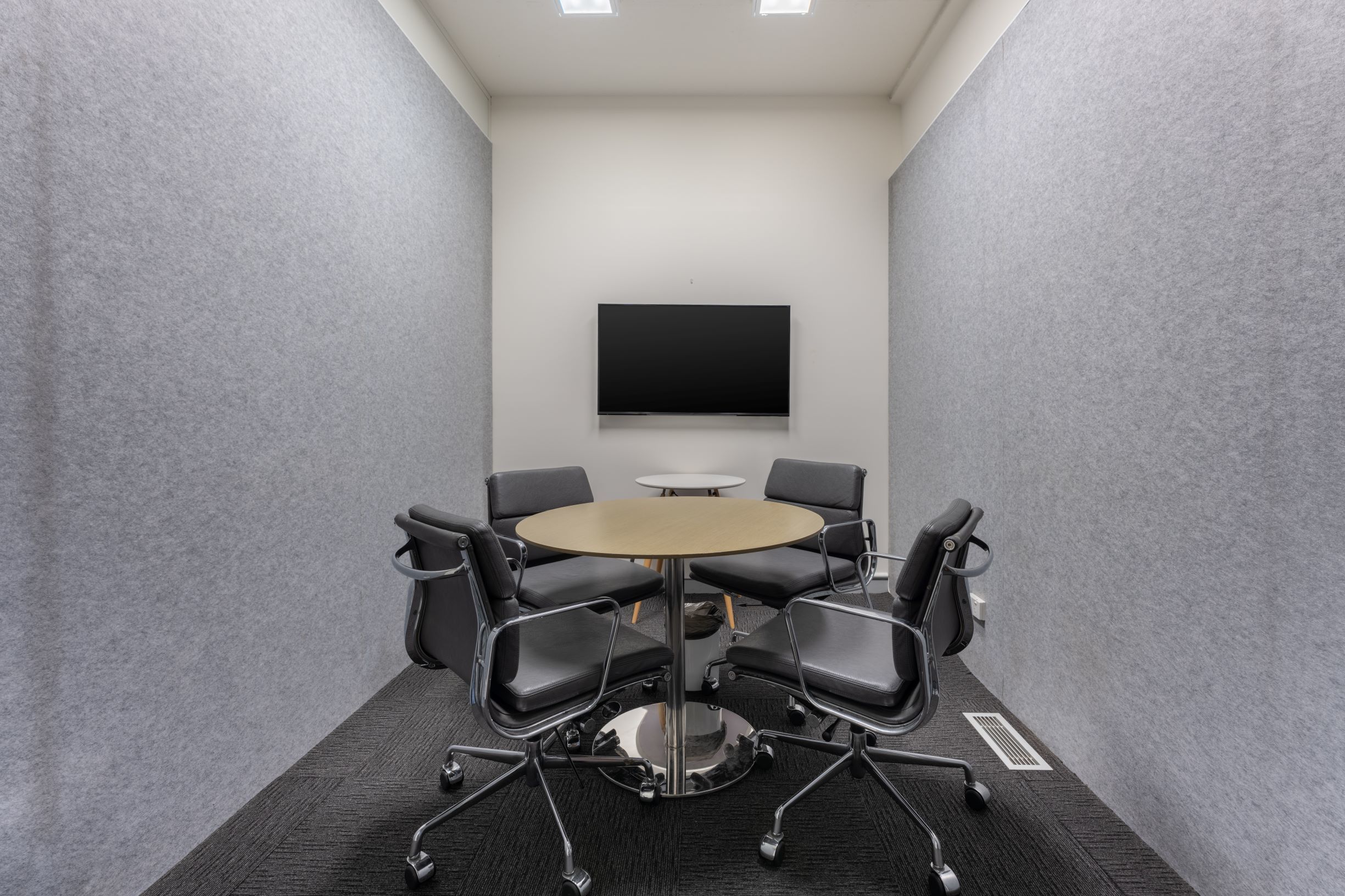 Open plan office space for 10 persons in Regus Balmain Open plan office space for 10 persons in Regus Balmain