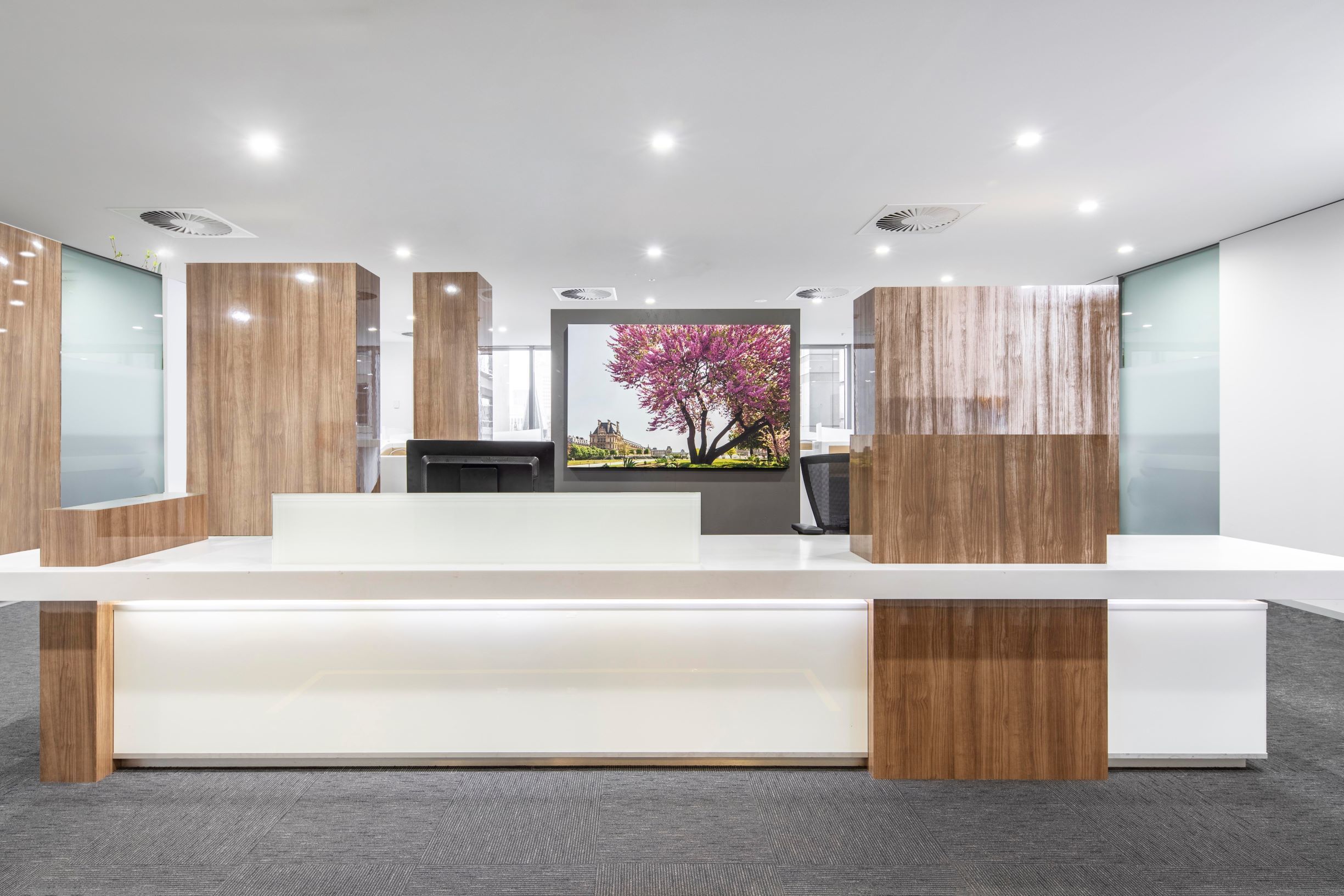 All-inclusive access to coworking space in Regus 90 Collins Street
