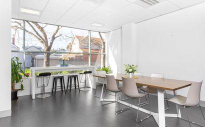 Private office space for 3 persons in Regus Kew Private office space for 3 persons in Regus Kew