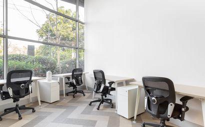 Private office space for 5 persons in Regus Kew Private office space for 5 persons in Regus Kew