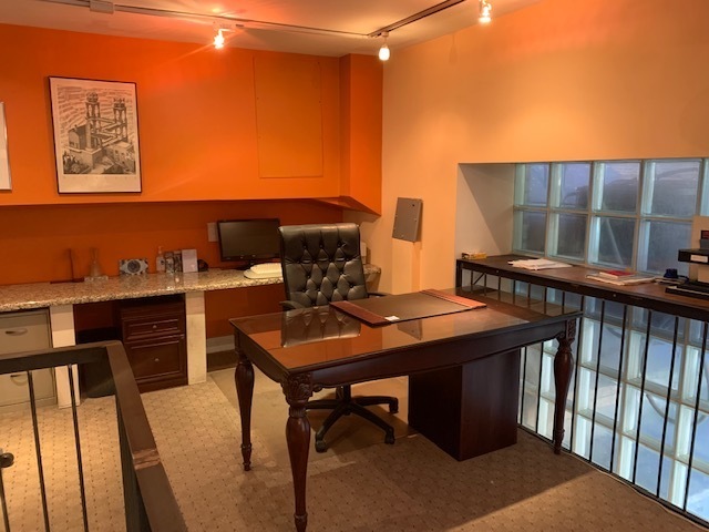 1018 Madison Shared Office Space