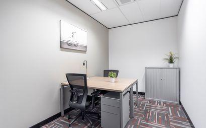 Private office space for 1 person in Regus 480 Queen Street Private office space for 1 person in Regus 480 Queen Street