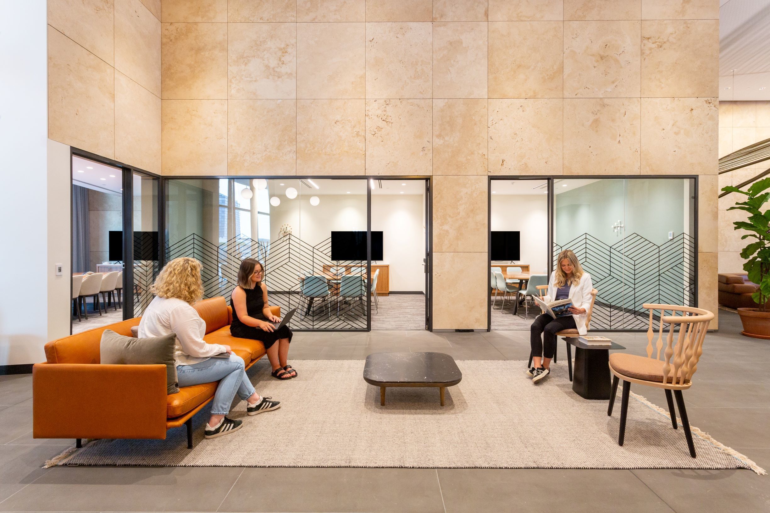 Tailor-made dream offices for 4 persons in Spaces One MQ Tailor-made dream offices for 4 persons in Spaces One MQ