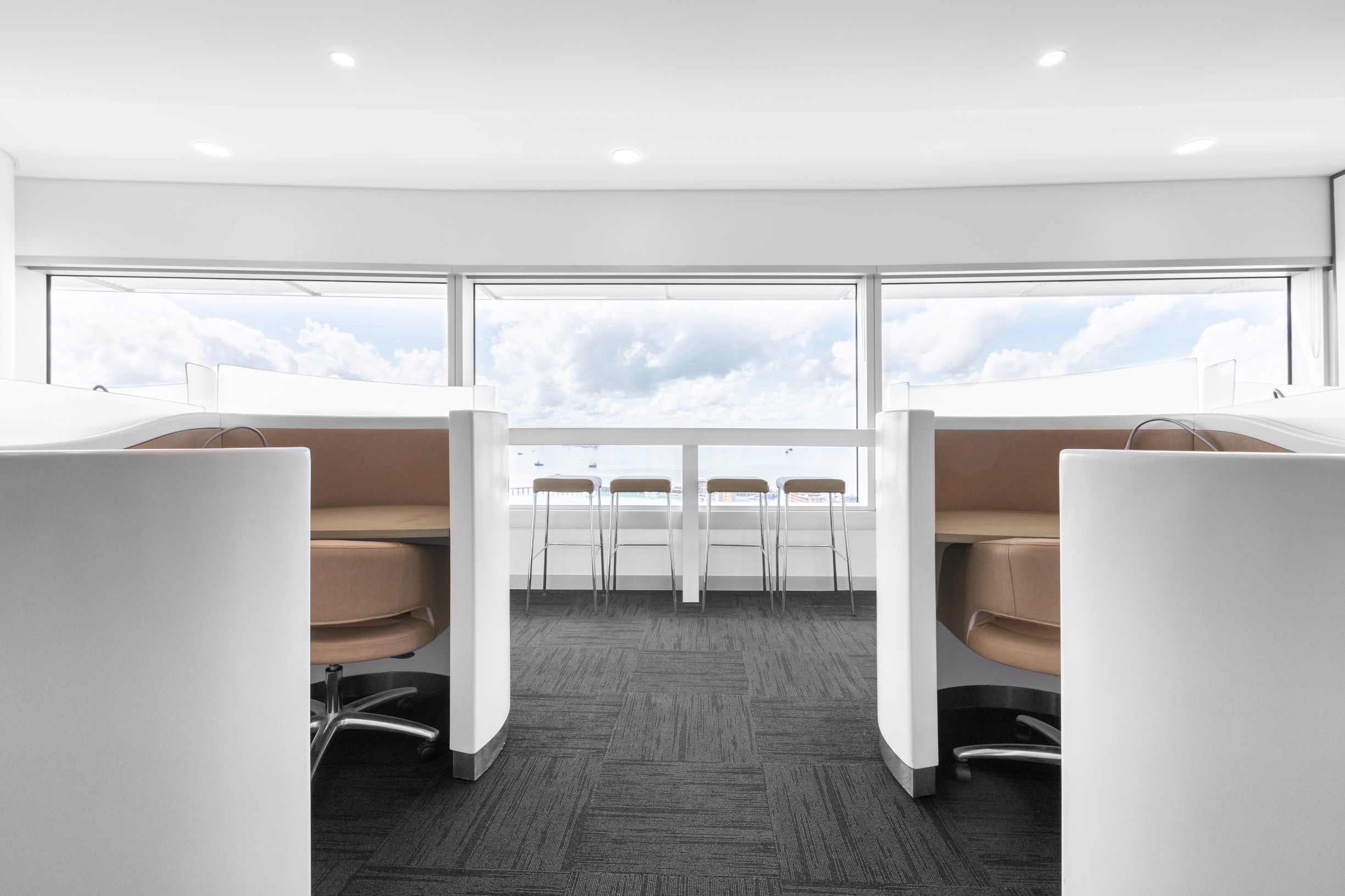 All-inclusive access to coworking space in Regus Charles Darwin Centre