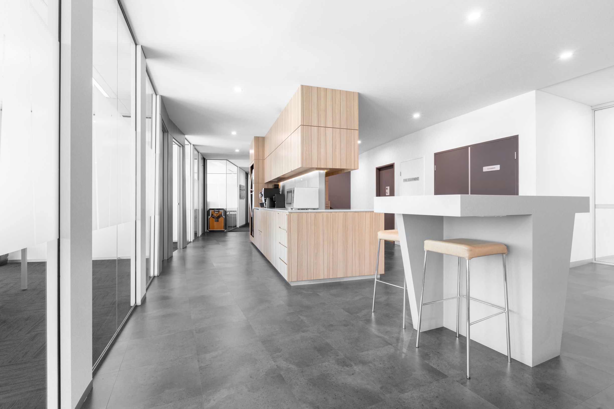 All-inclusive access to coworking space in Regus Charles Darwin Centre