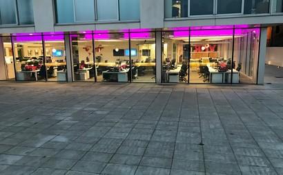 Flexible Desk Space on the Thames Flexible Desk Space on the Thames