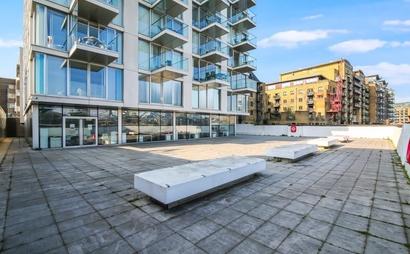 Flexible Desk Space on the Thames Flexible Desk Space on the Thames