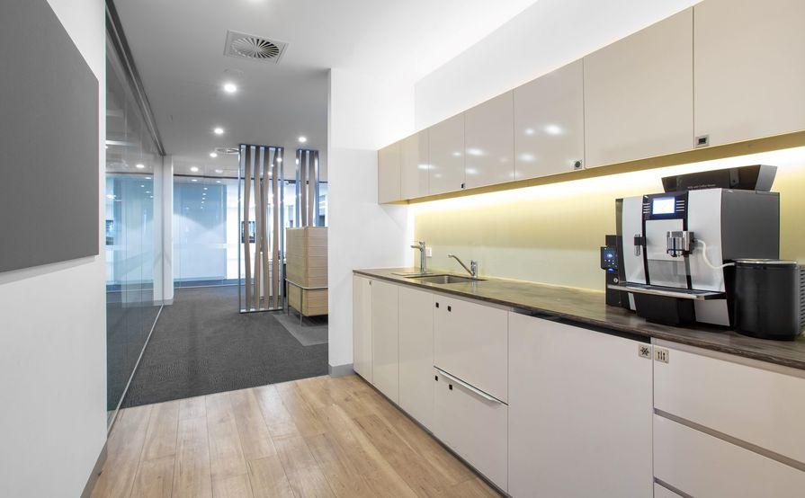 Join a collaborative coworking environment in Regus 367 Collins Street