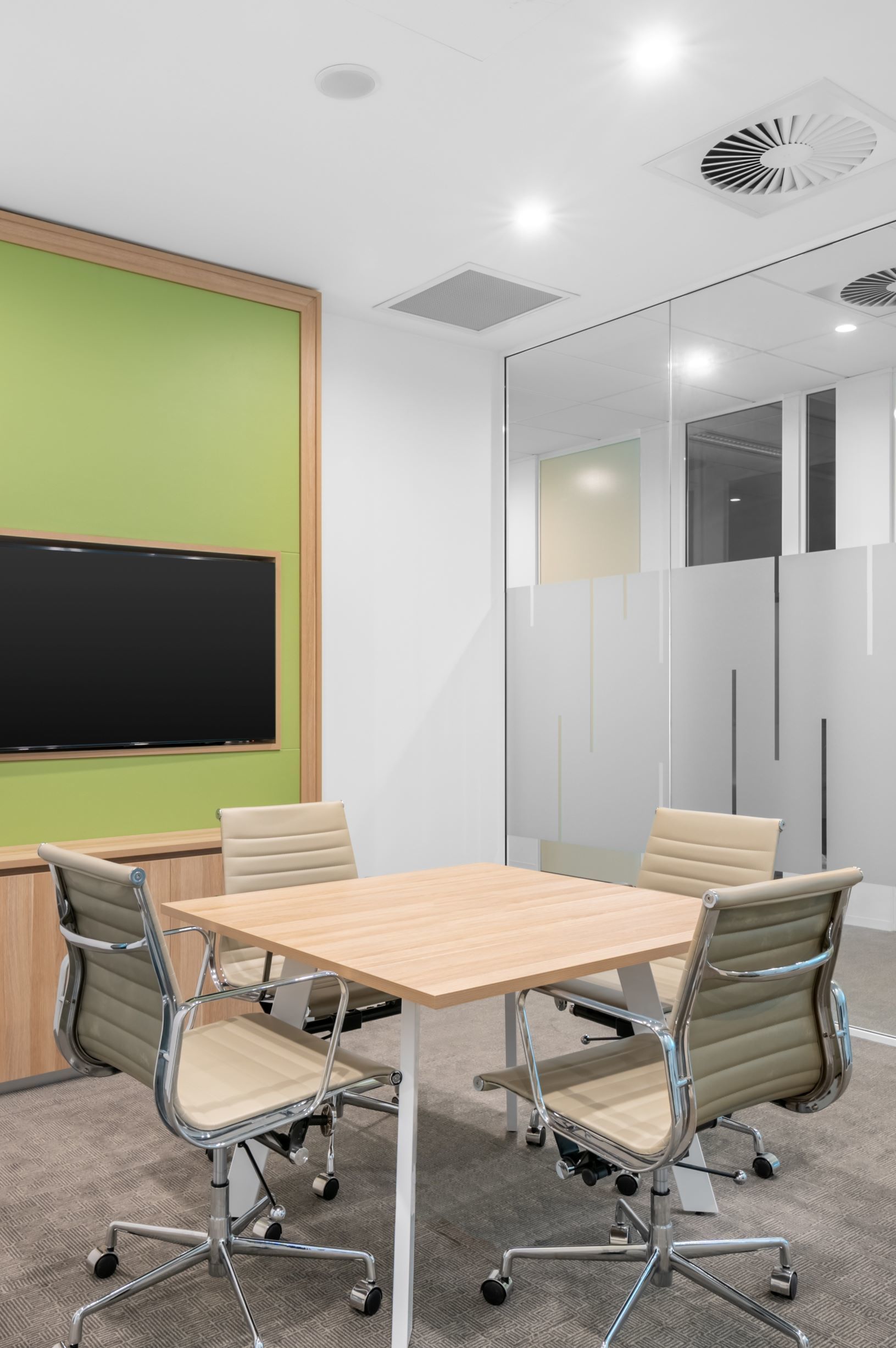 Expand your business presence with a virtual office in Regus Gateway Business Center 