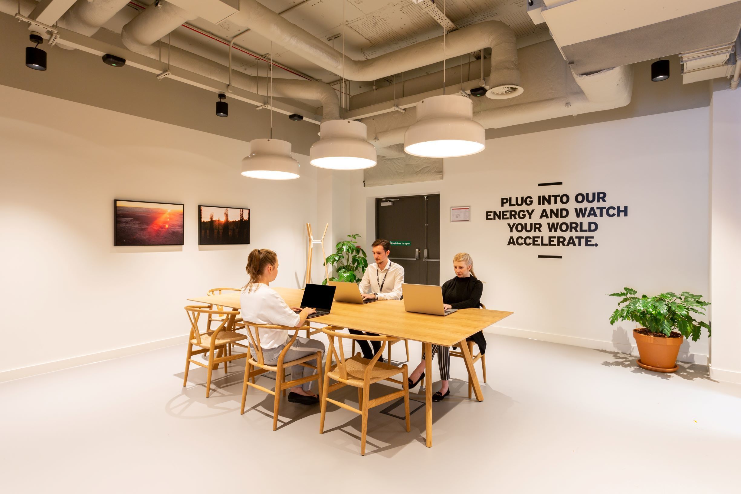 Beautifully designed office space for 2 persons in Spaces T&G Building Beautifully designed office space for 2 persons in Spaces T&G Building