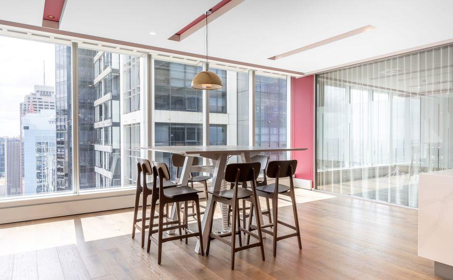 All-inclusive access to coworking space in Regus World Square