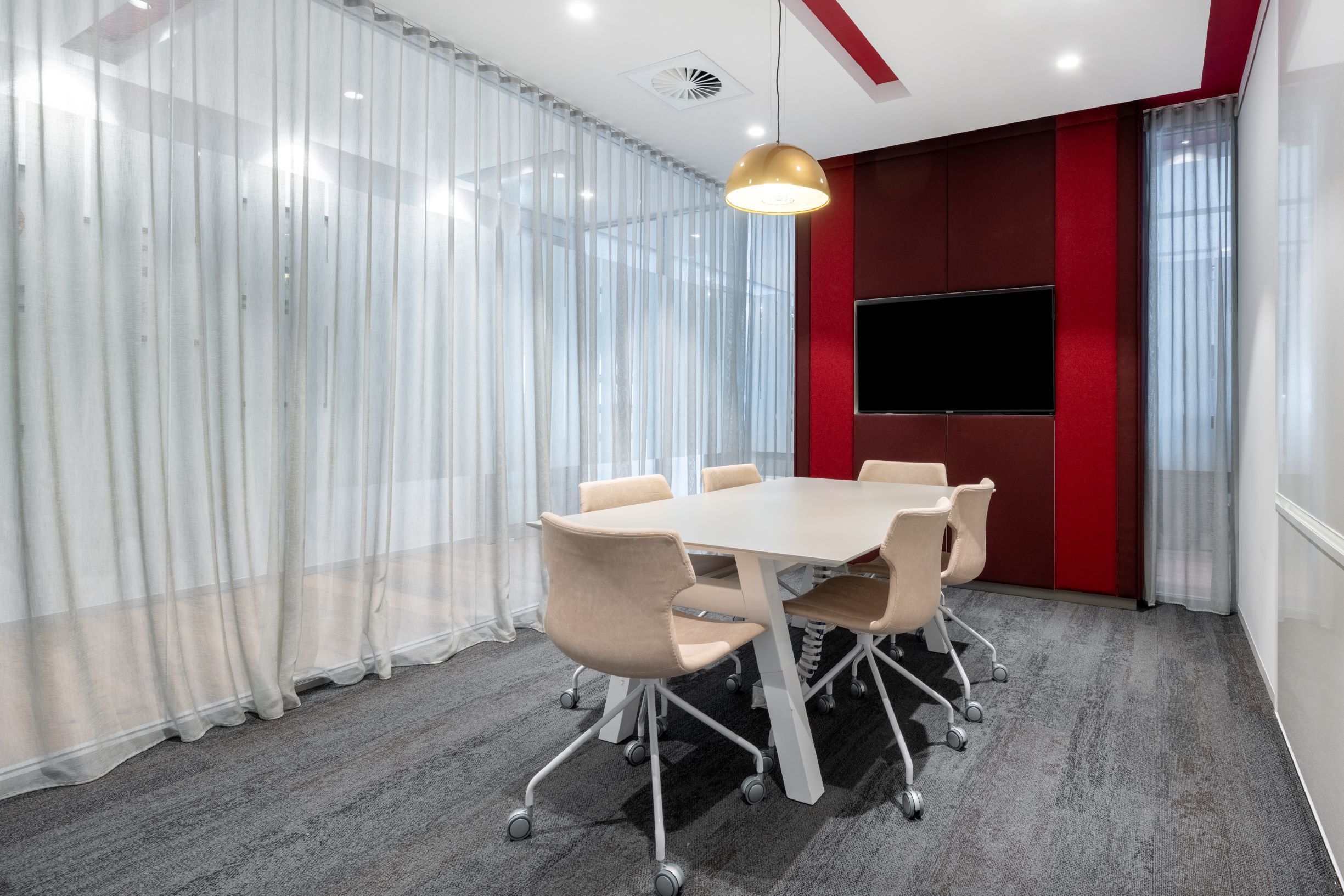 Private office space tailored to your business’ unique needs in Regus World Square Private office space tailored to your business’ unique needs in Regus World Square