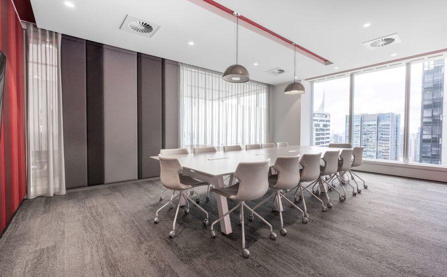 Private office space tailored to your business’ unique needs in Regus World Square