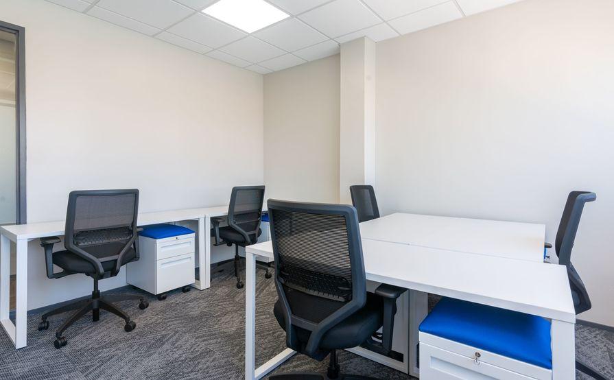 Move into ready-to-use open plan office space for 15 persons in Regus World Square