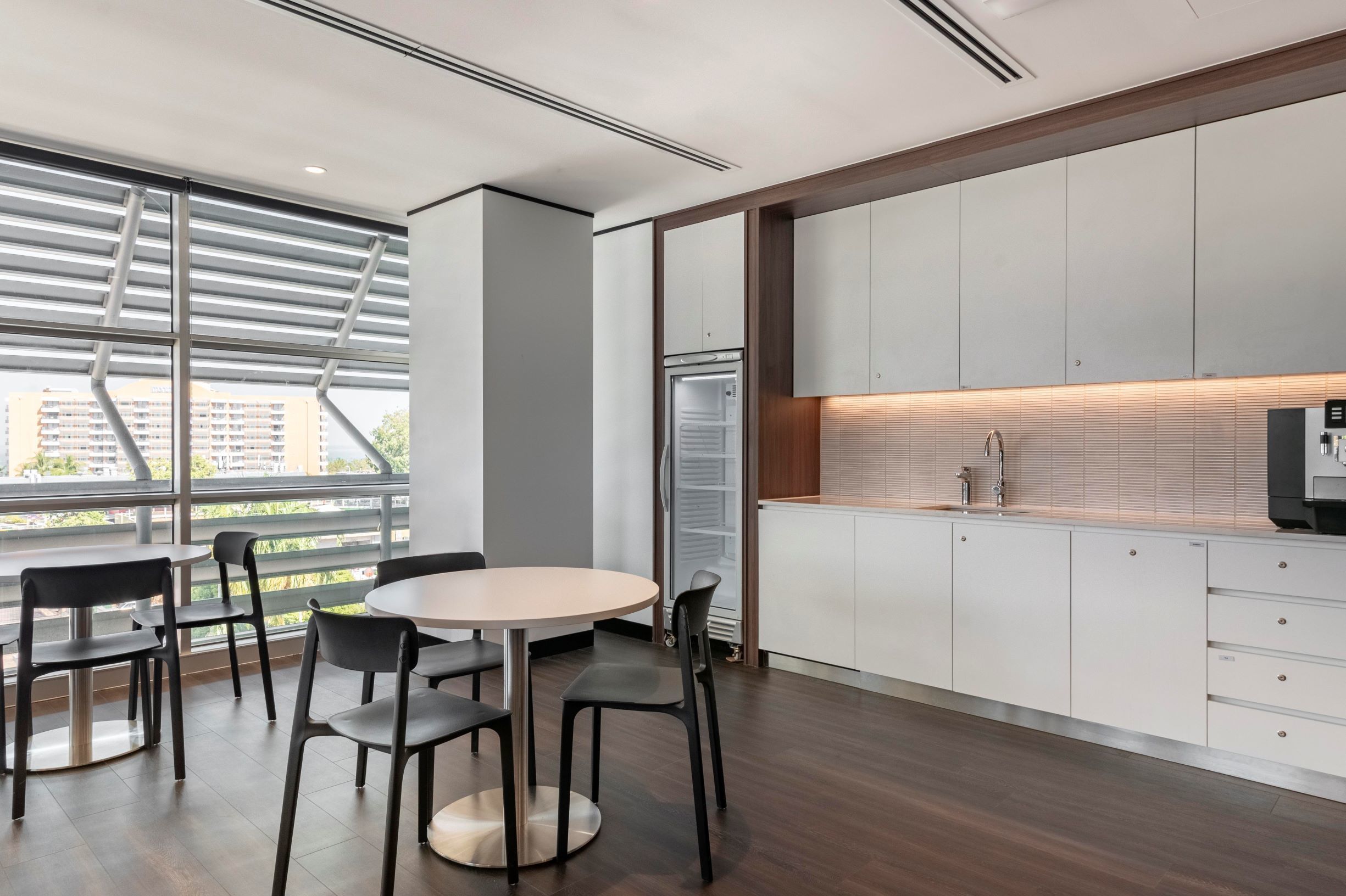 Unlimited coworking access in Regus 66 Smith Street