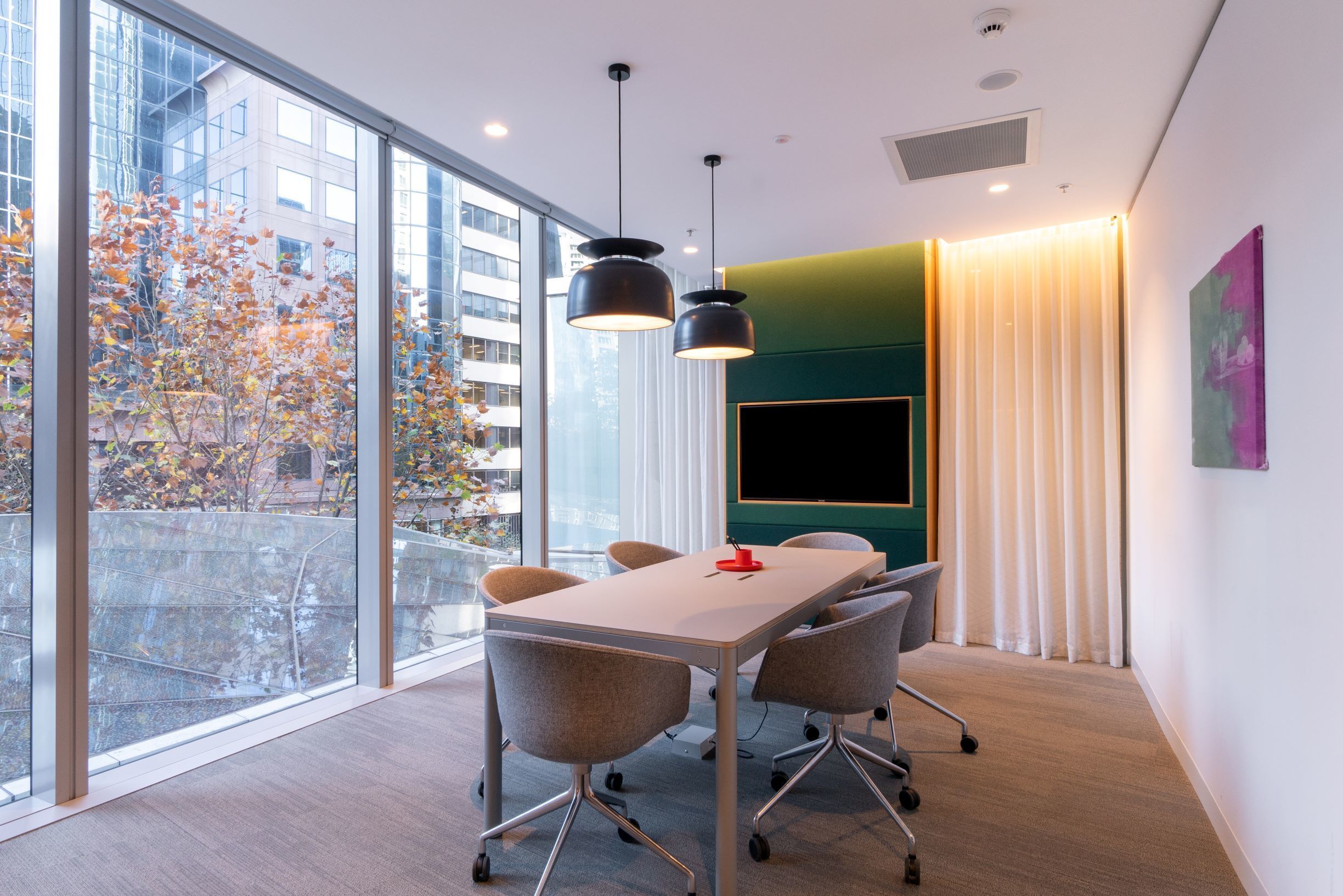 Tailor-made dream offices for 5 persons in Spaces Rialto Tailor-made dream offices for 5 persons in Spaces Rialto