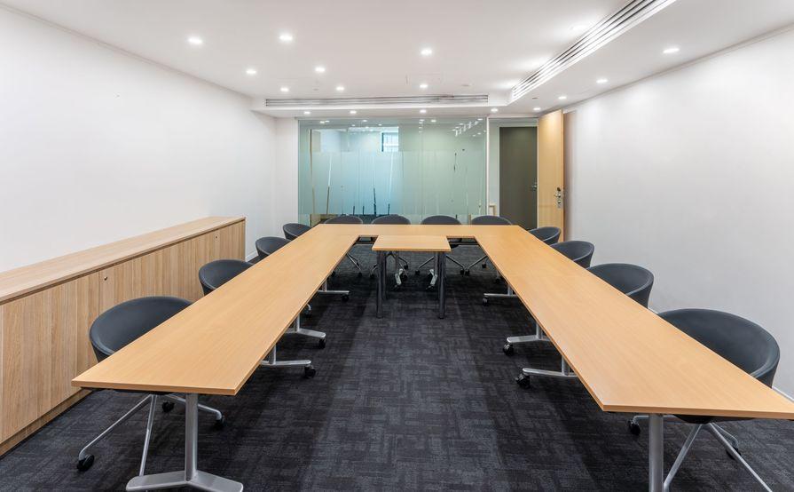 All-inclusive access to professional office space for 4 persons in Regus Darling Park All-inclusive access to professional office space for 4 persons in Regus Darling Park
