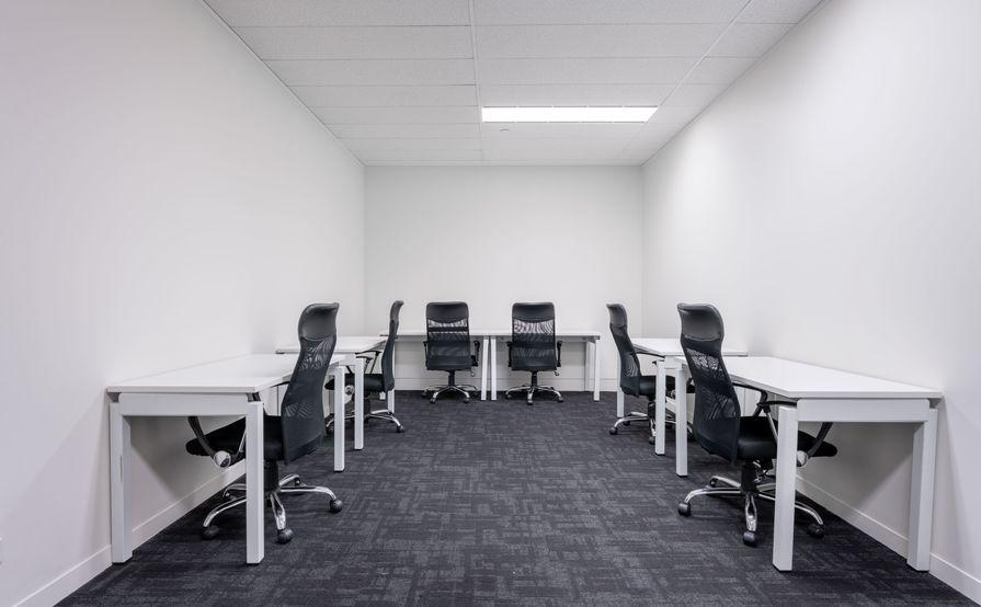 Book open plan office space for businesses of all sizes in Regus Darling Park