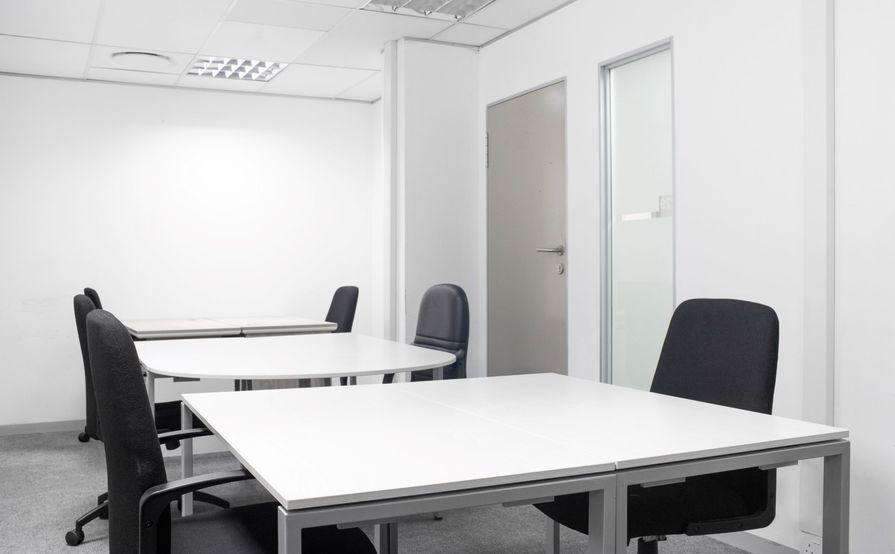 All-inclusive access to professional office space for 4 persons in Regus Citigroup Centre