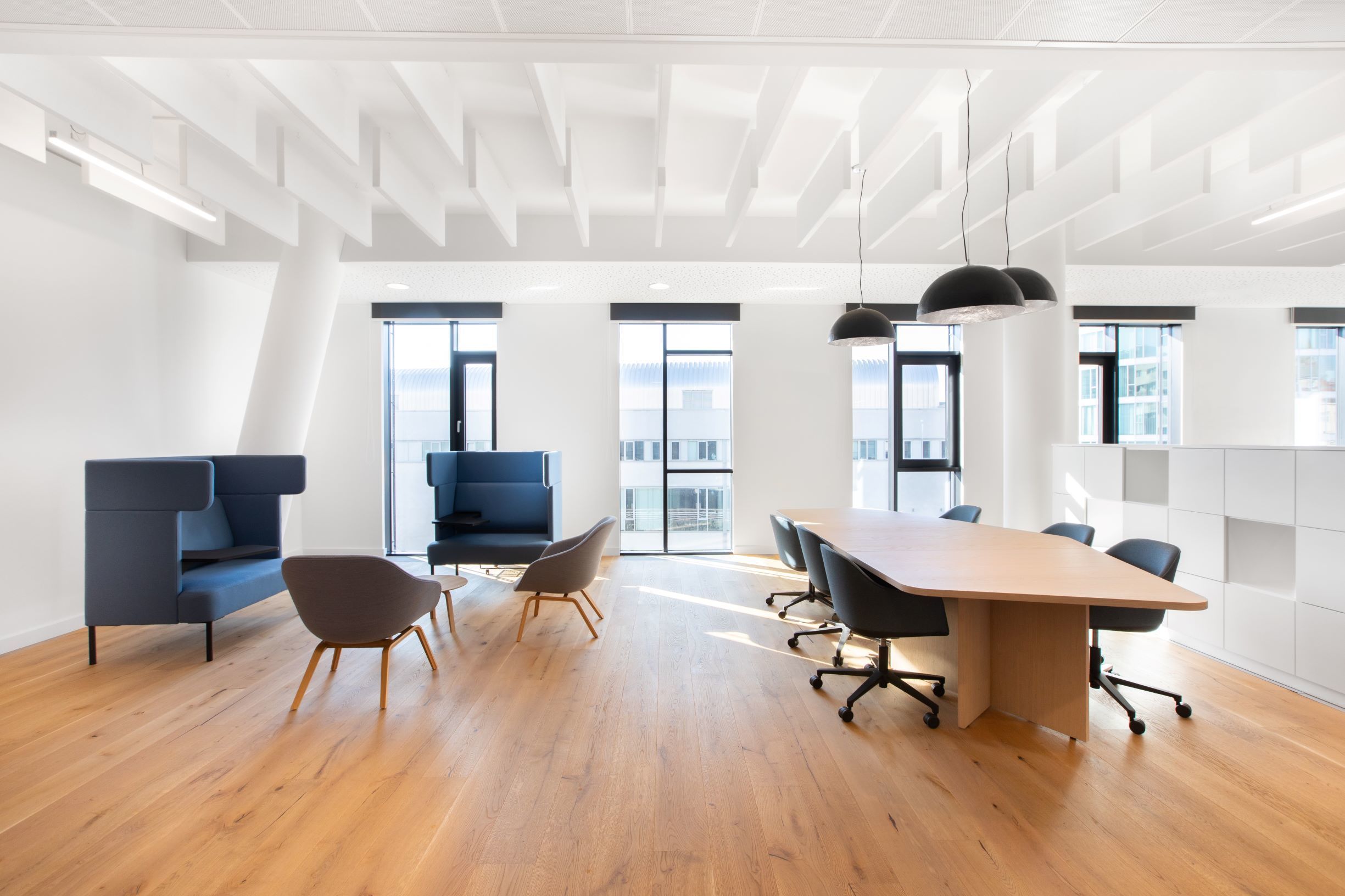 Move into ready-to-use open plan office space for 15 persons in Regus Citigroup Centre Move into ready-to-use open plan office space for 15 persons in Regus Citigroup Centre