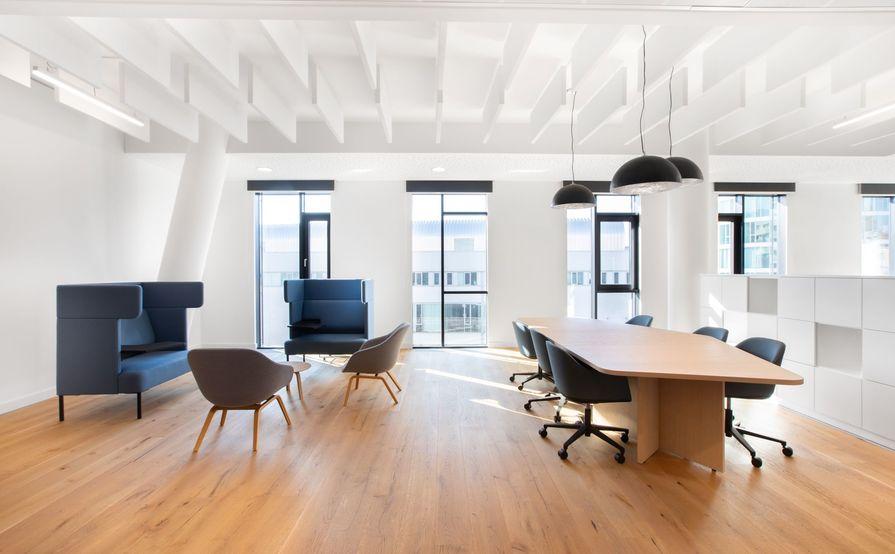 Move into ready-to-use open plan office space for 15 persons in Regus Citigroup Centre Move into ready-to-use open plan office space for 15 persons in Regus Citigroup Centre