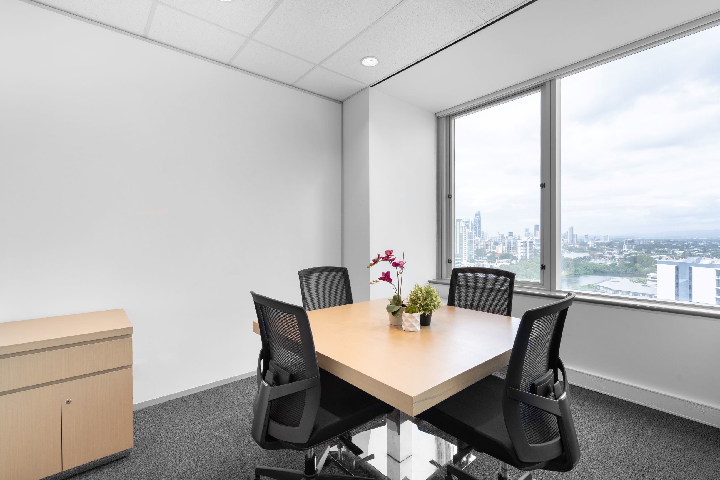 Find a professional address for your business in Regus Surfers Paradise