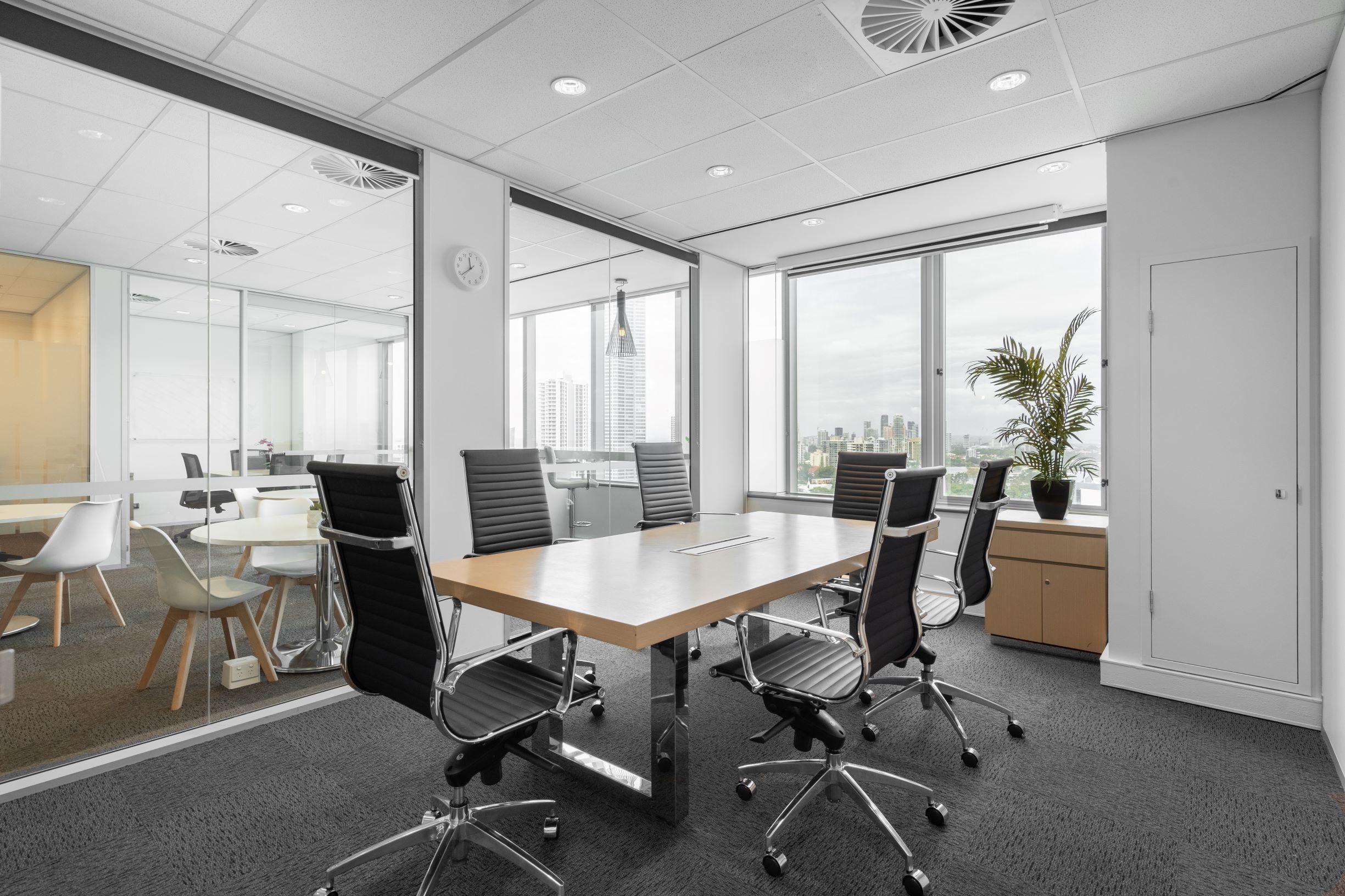 Find a professional address for your business in Regus Surfers Paradise