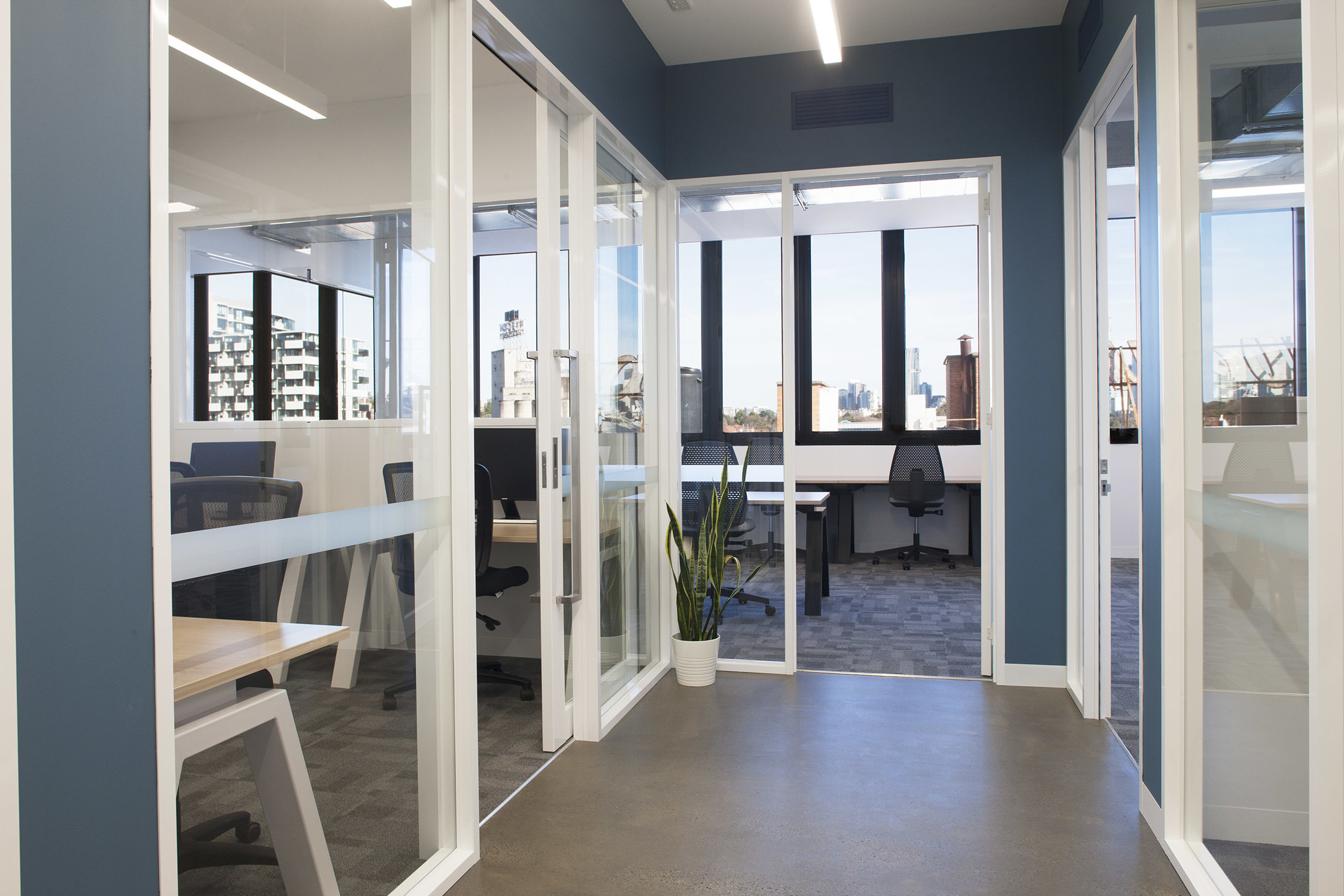 Large Meeting Room for 9 People