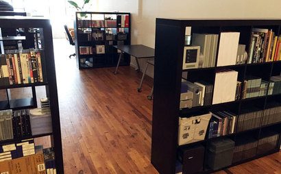 Desk in prime DUMBO building Desk in prime DUMBO building