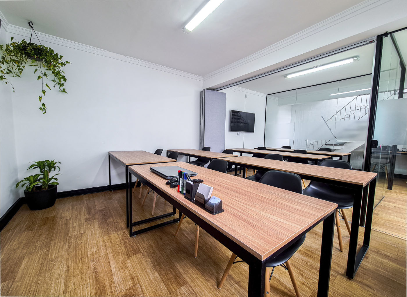 Sala de Treinamento e Eventos - até 15 pessoas - Coworking Tatuapé Sala de Treinamento e Eventos - até 15 pessoas - Coworking Tatuapé