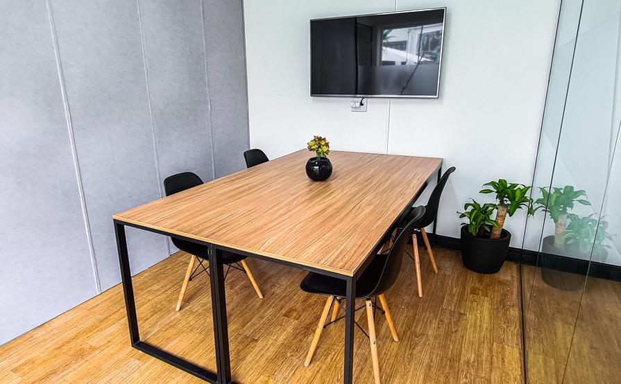 Sala de Reunião para 4 ou 6 pessoas - Realize Coworking Tatuapé Sala de Reunião para 4 ou 6 pessoas - Realize Coworking Tatuapé