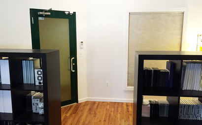 Desk in prime DUMBO building Desk in prime DUMBO building