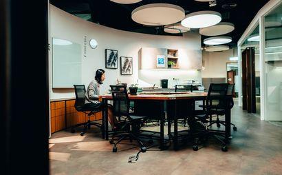 Fixed Desk (1 Pax) Fixed Desk (1 Pax)