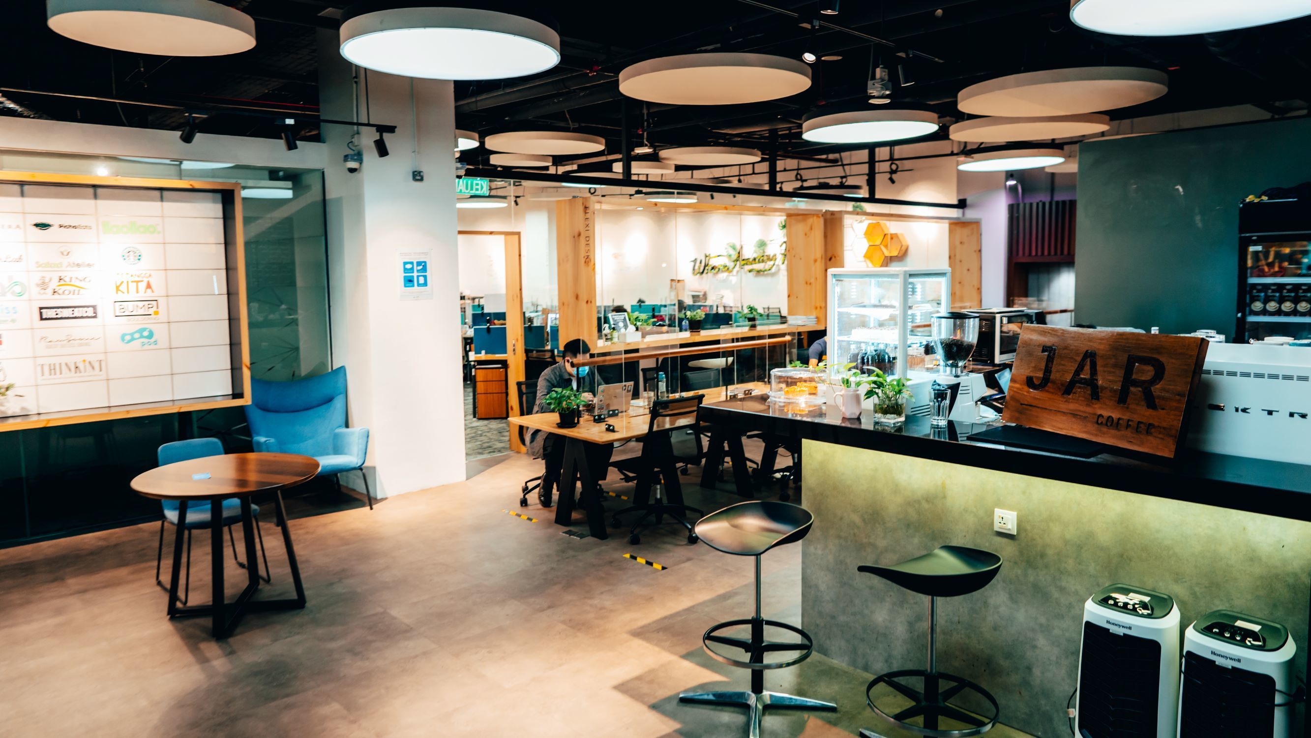 Premium Office Suite (From 2 to 10 Pax) Premium Office Suite (From 2 to 10 Pax)