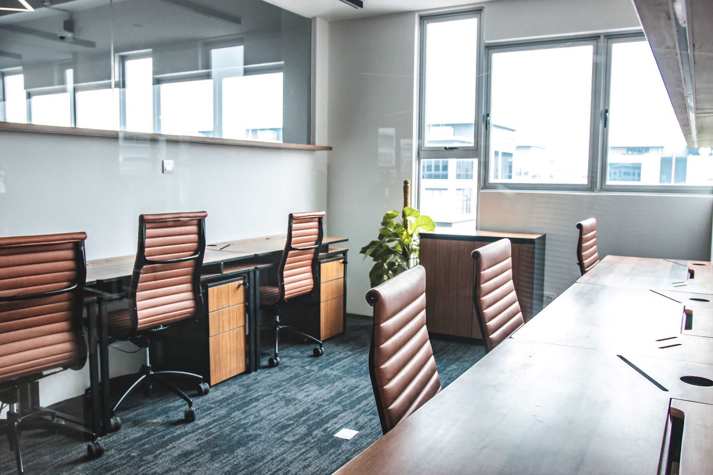 Premium Office Suite (From 2 to 9 Pax)