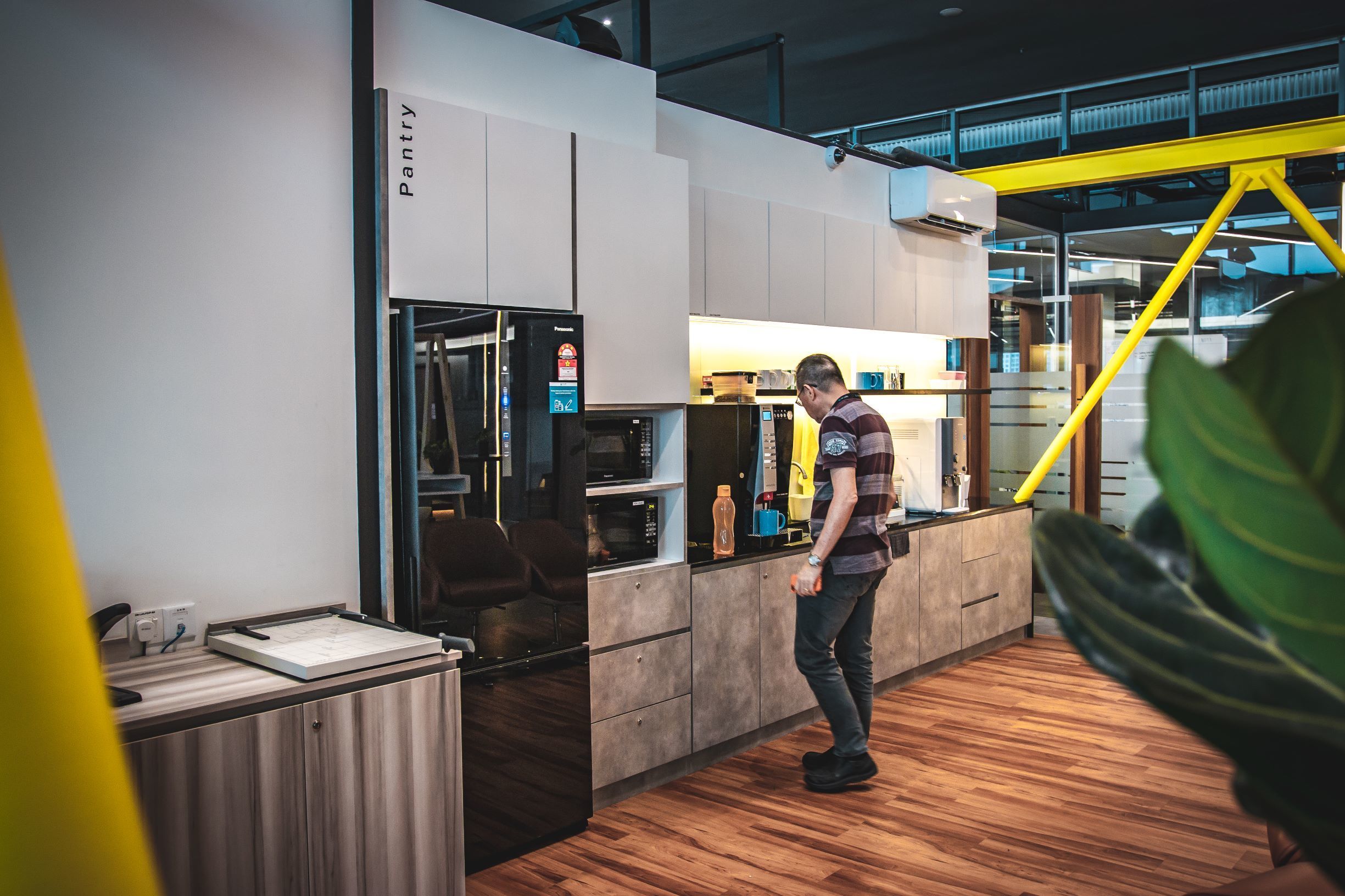 Premium Office Suite (From 2 to 7 Pax)