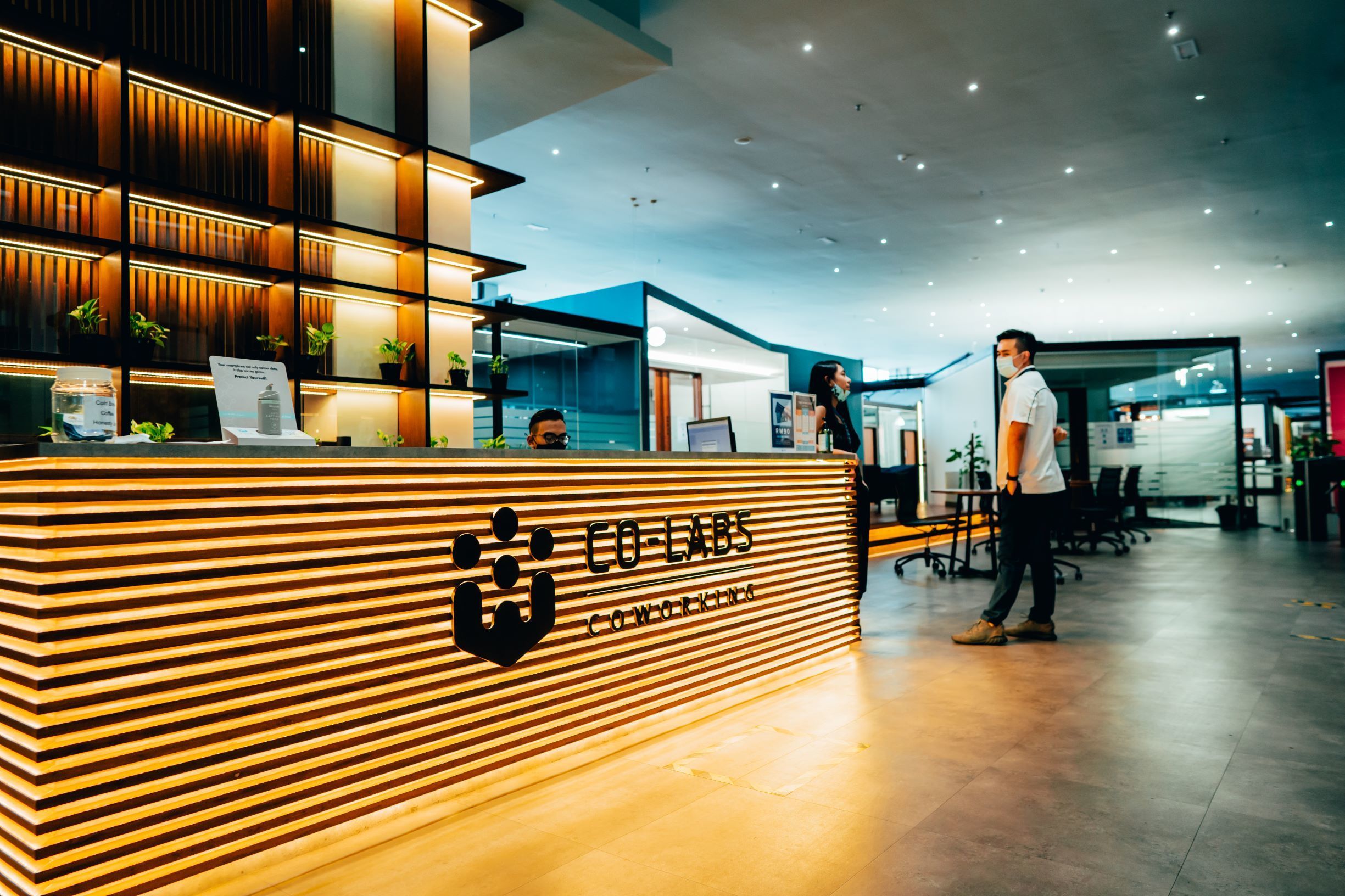 Premium Office Suite (From 2 to 7 Pax)