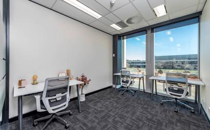 Private Office for up to 4 people Private Office for up to 4 people