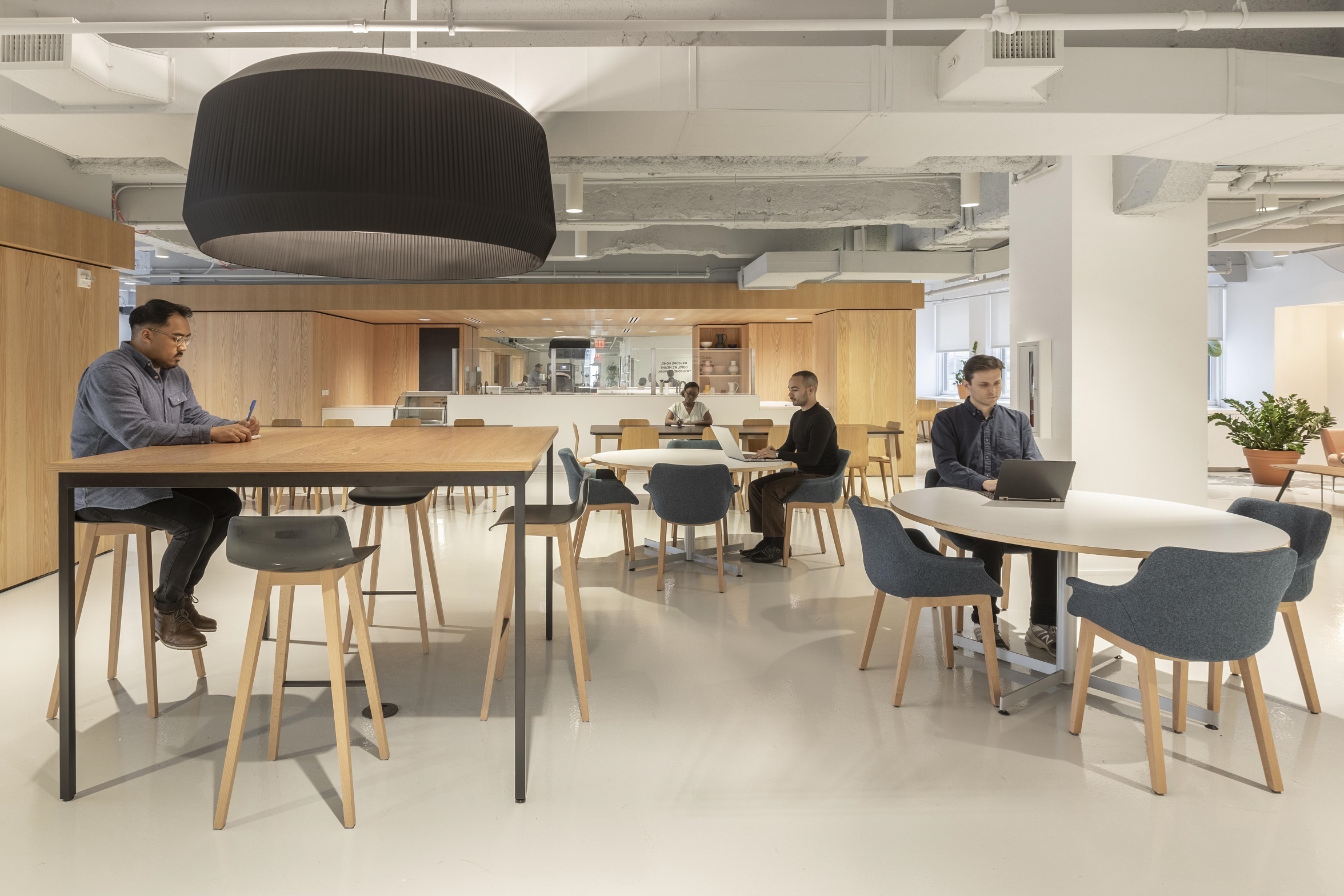 Hot desk with anything you need! BOOK NOW! Hot desk with anything you need! BOOK NOW!