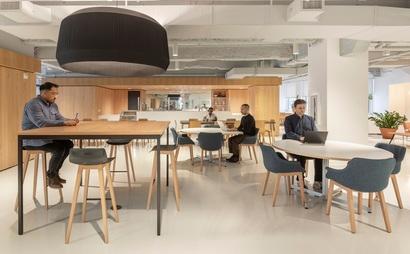 Hot desk with anything you need! BOOK NOW! Hot desk with anything you need! BOOK NOW!