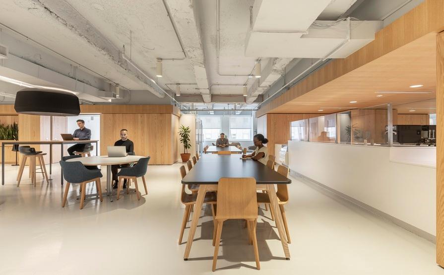 Hot desk with anything you need! BOOK NOW! Hot desk with anything you need! BOOK NOW!