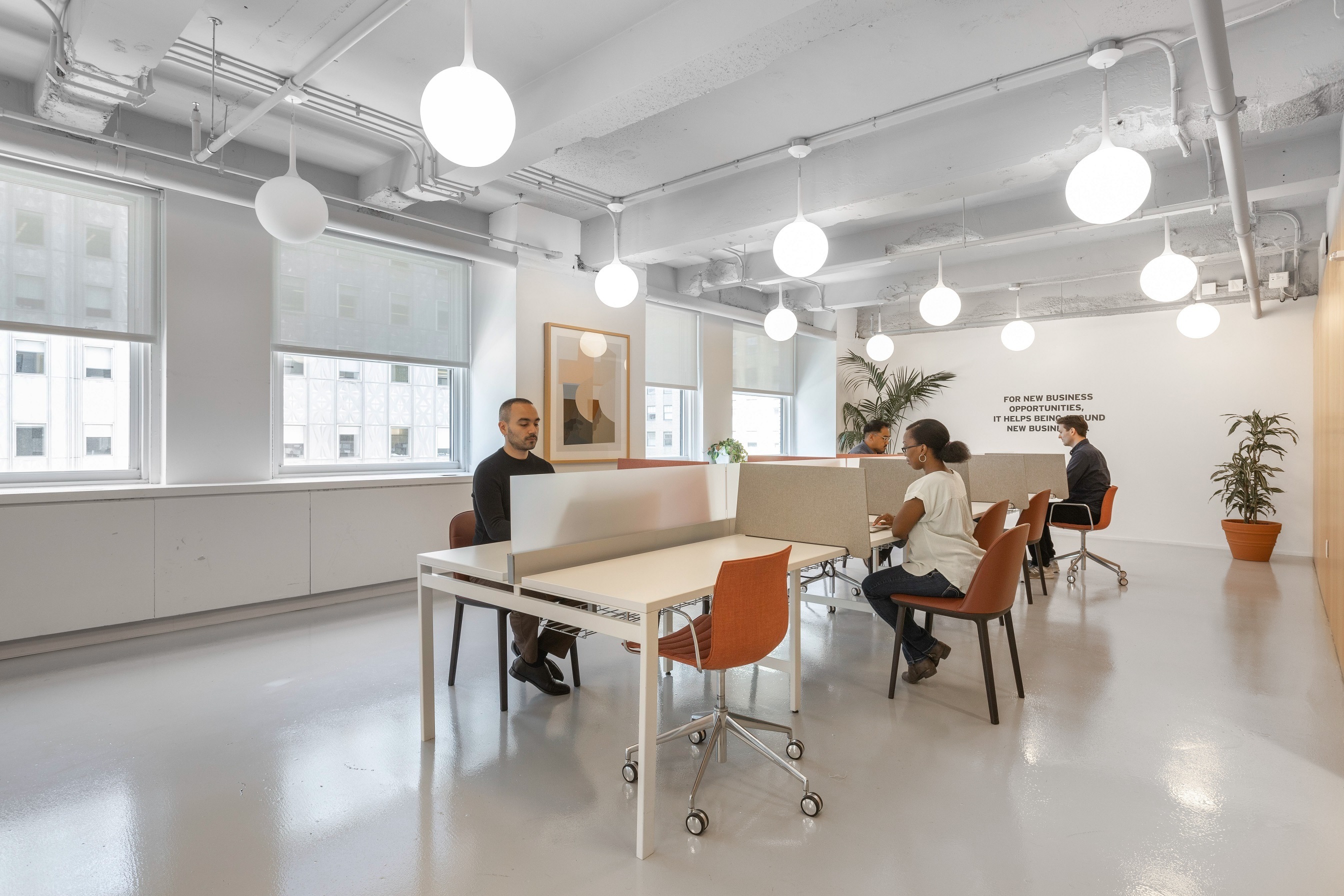 Hot desk with anything you need! BOOK NOW! Hot desk with anything you need! BOOK NOW!