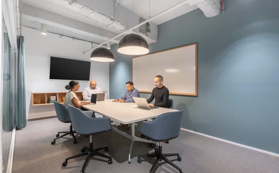 Hot desk with anything you need! BOOK NOW! Hot desk with anything you need! BOOK NOW!