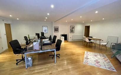 Desks to rent in N16 Desks to rent in N16