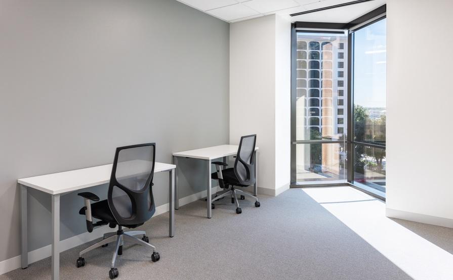 Are you in an innovating and modern team? Get involved in the environment you need and find your ideal office at Spaces Are you in an innovating and modern team? Get involved in the environment you need and find your ideal office at Spaces