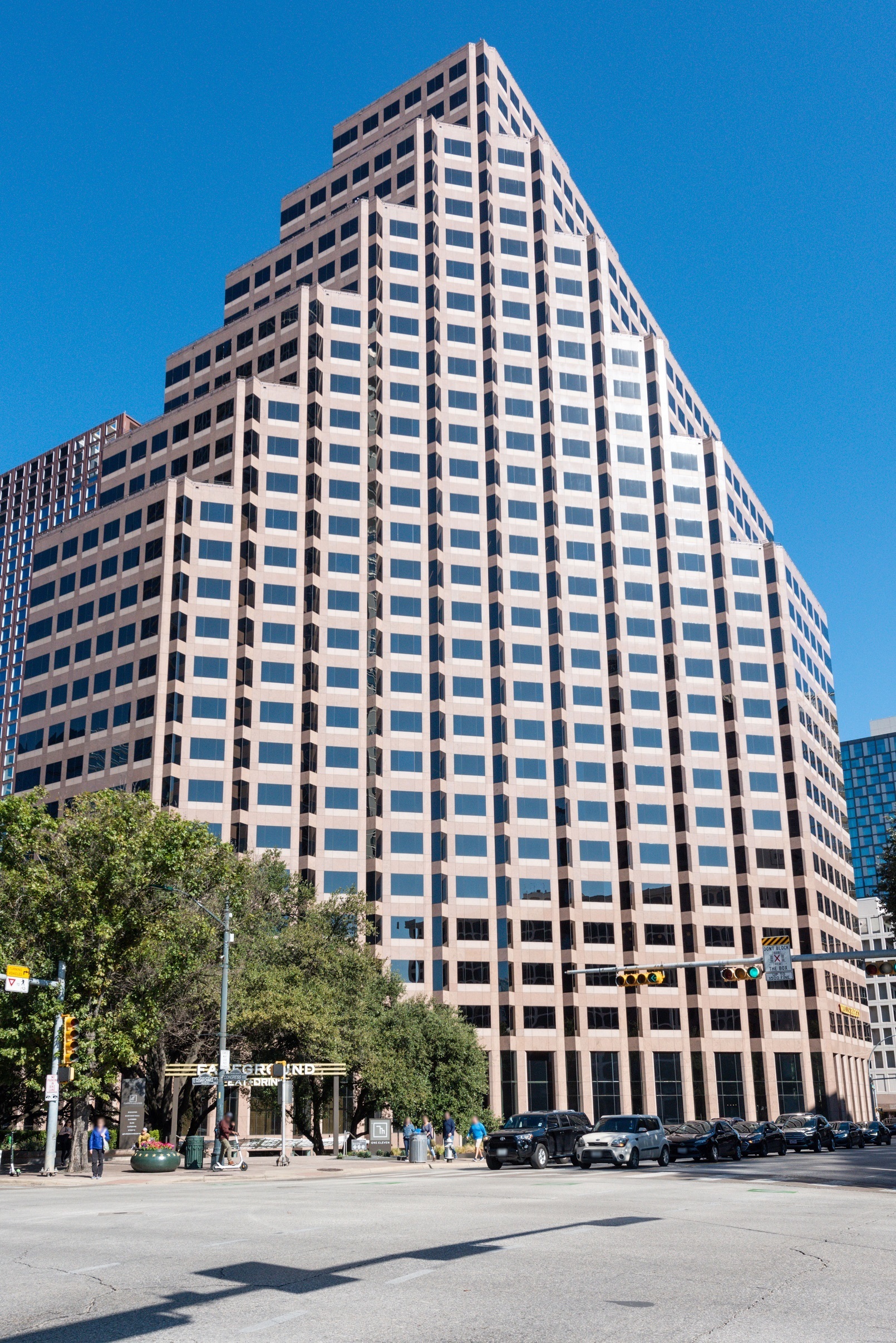 ¿WHY WOULDN’T YOU GET A WORKSPACE AT Spaces 111 Congress? ¿WHY WOULDN’T YOU GET A WORKSPACE AT Spaces 111 Congress?