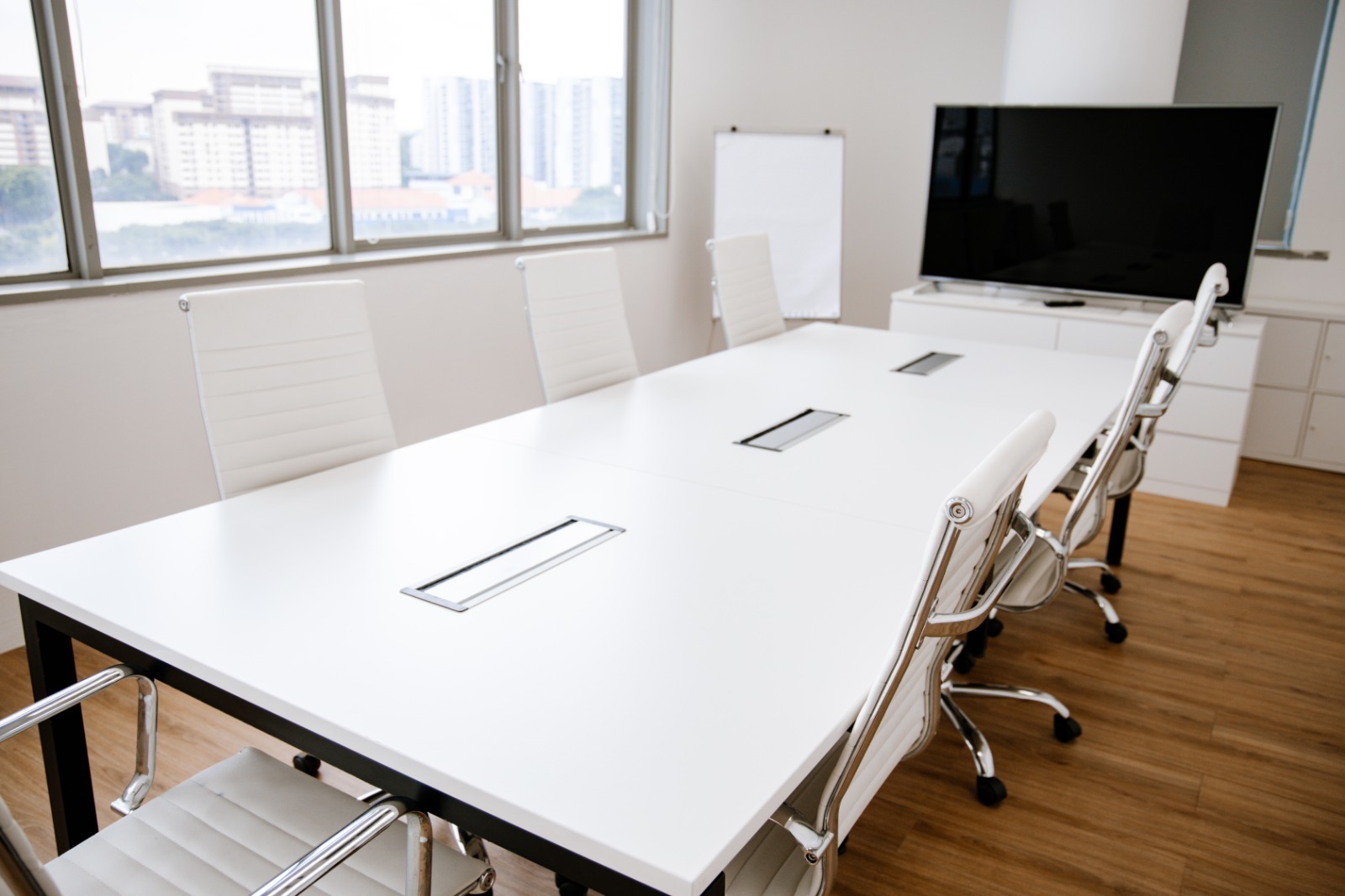 Meeting room for rent at $35 per hour usage